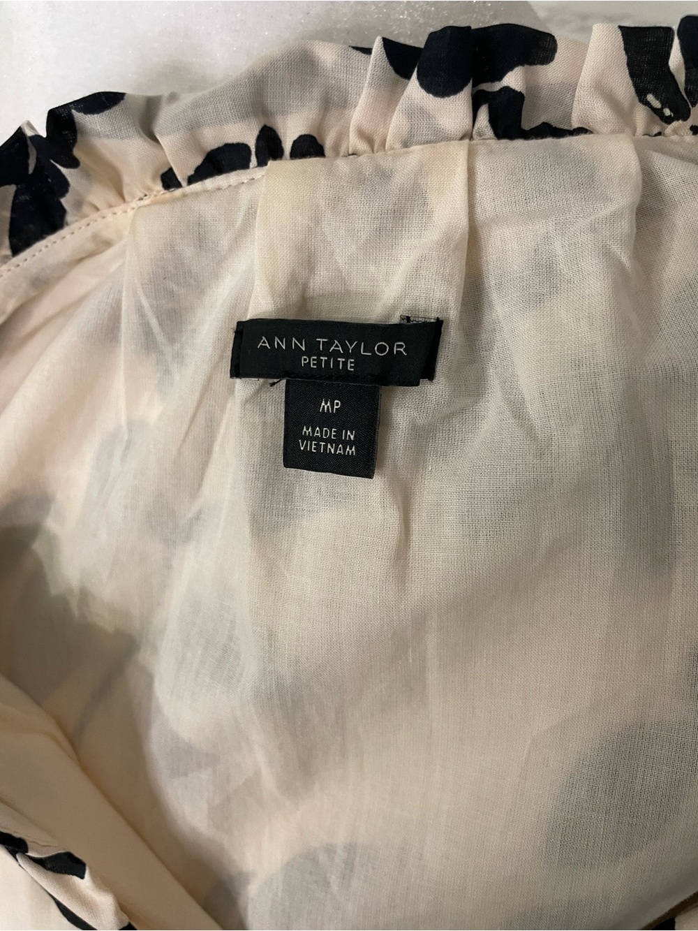 Ann Taylor Cream and Black Floral Tie-Waist Midi Dress - Picture 4 of 4